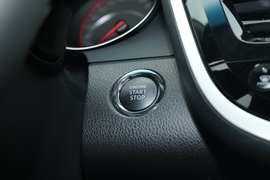 2022款丰田凯美瑞