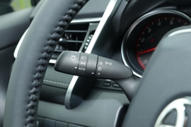 2022款丰田凯美瑞