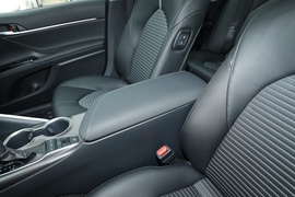 2022款丰田凯美瑞