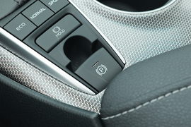 2022款丰田凯美瑞