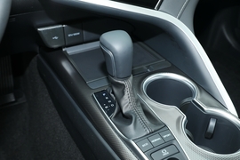 2022款丰田凯美瑞