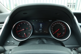 2022款丰田凯美瑞