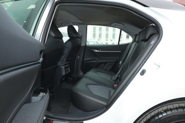 2022款丰田凯美瑞