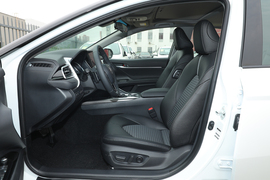 2022款丰田凯美瑞