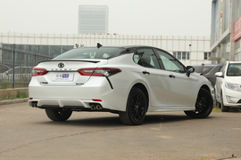 2022款丰田凯美瑞