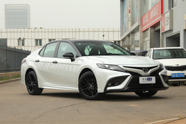 2022款丰田凯美瑞