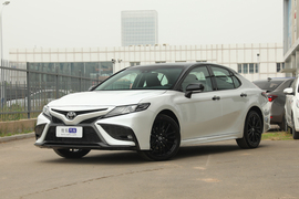 2022款丰田凯美瑞