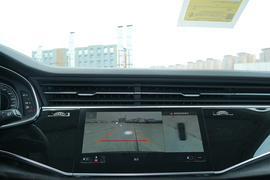 2022款奥迪Q8