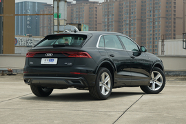   2022款奥迪Q8 45 TFSI 豪华动感型