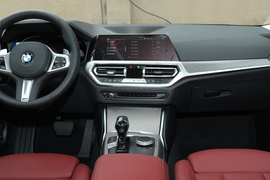 2022款宝马330i