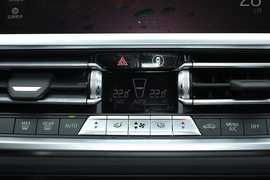2022款宝马330i