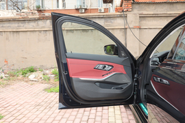 2022款宝马330i
