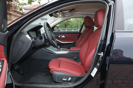 2022款宝马330i