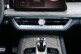   2022款坦克500 3.0T 商务版 登峰型 5座