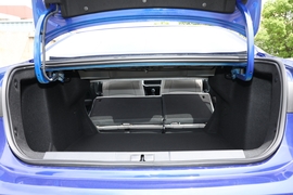   2022款标致408 1.6T顶配型