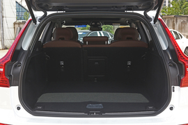 2022款沃尔沃XC60