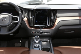 2022款沃尔沃XC60