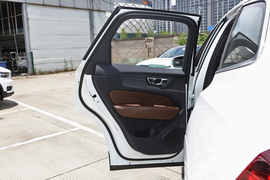 2022款沃尔沃XC60