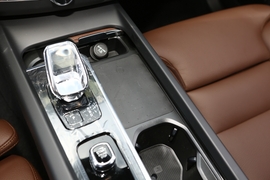 2022款沃尔沃XC60