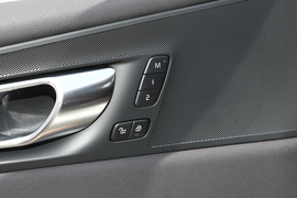 2022款沃尔沃XC60