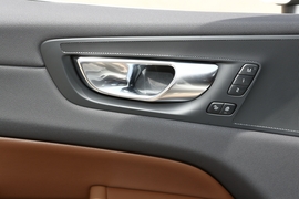 2022款沃尔沃XC60