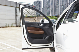 2022款沃尔沃XC60