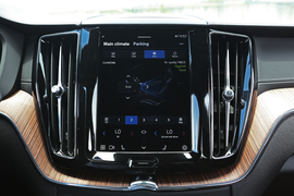 2022款沃尔沃XC60