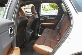 2022款沃尔沃XC60