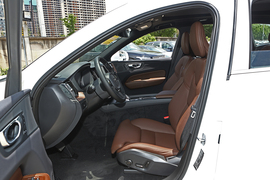 2022款沃尔沃XC60