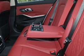 2022款宝马325i
