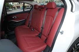 2022款宝马325i