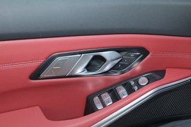 2022款宝马325i