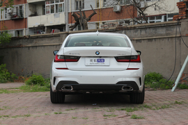 2022款宝马325i