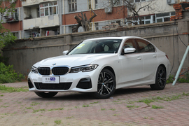 2022款宝马325i