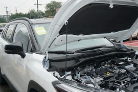 2022款丰田卡罗拉锐放