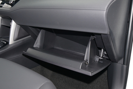 2022款丰田卡罗拉锐放