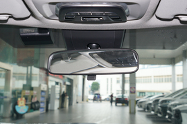 2022款丰田卡罗拉锐放