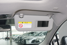 2022款丰田卡罗拉锐放