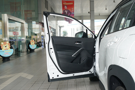 2022款丰田卡罗拉锐放