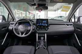 2022款丰田卡罗拉锐放