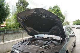 2022款宝马740Li