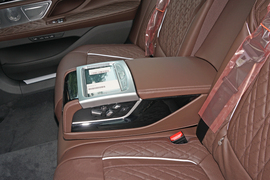 2022款宝马740Li