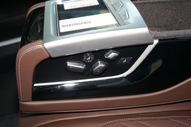 2022款宝马740Li
