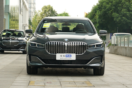 2022款宝马740Li