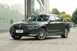 2022款宝马740Li