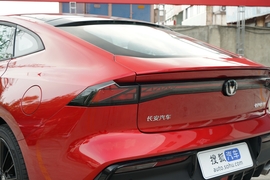 2022款长安UNI-V