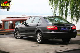 奔驰E300