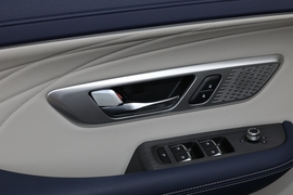 2022款东风风神皓极