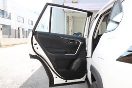 2022款丰田RAV4荣放双擎E+