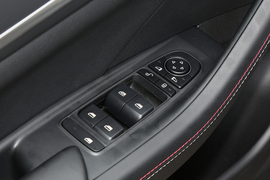 2022款比亚迪驱逐舰05